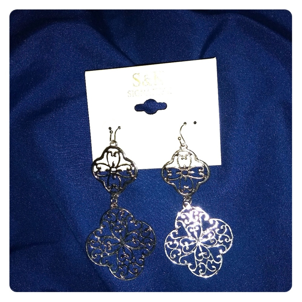S&K signature earrings with cute design